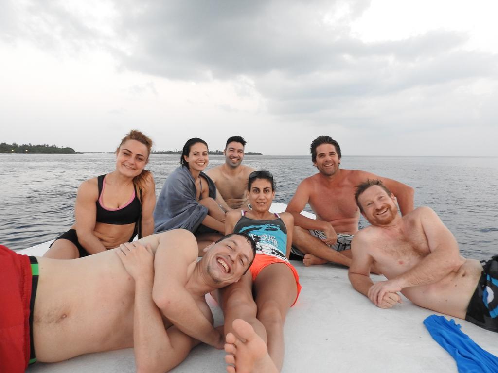 Natural Surf House Hostel Himmafushi Exterior photo