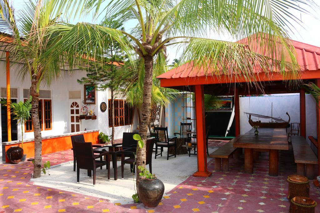 Natural Surf House Hostel Himmafushi Exterior photo