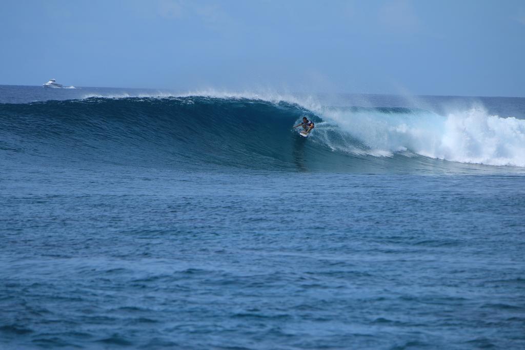 Natural Surf House Hostel Himmafushi Exterior photo